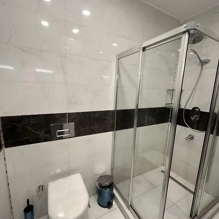 Отель Adil