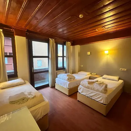 Adil Hotel