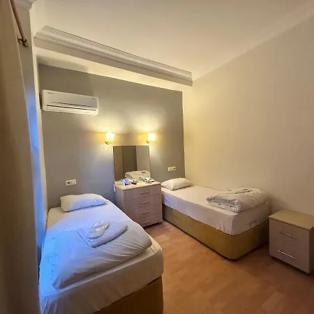 Adil Hotel