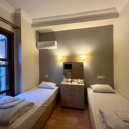 Adil Hotel
