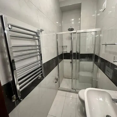 Hotel Adil *