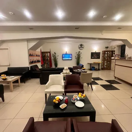 Hotel Adil