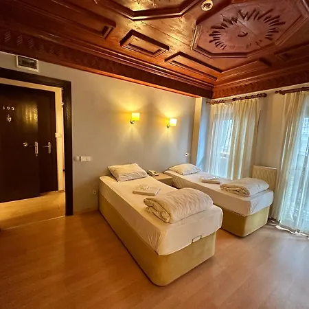 Adil Hotel