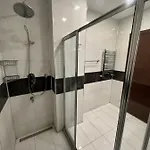 Adil Hotel *