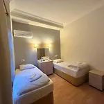 Adil Hotel