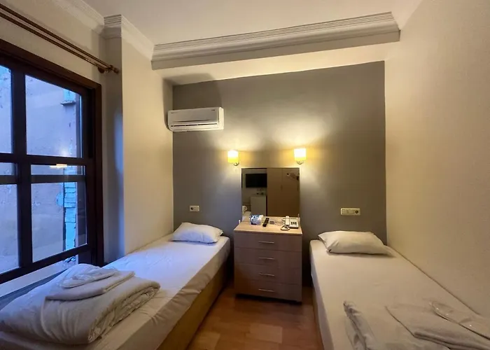 Adil Hotel